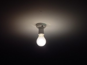 light-bulb_w725_h544
